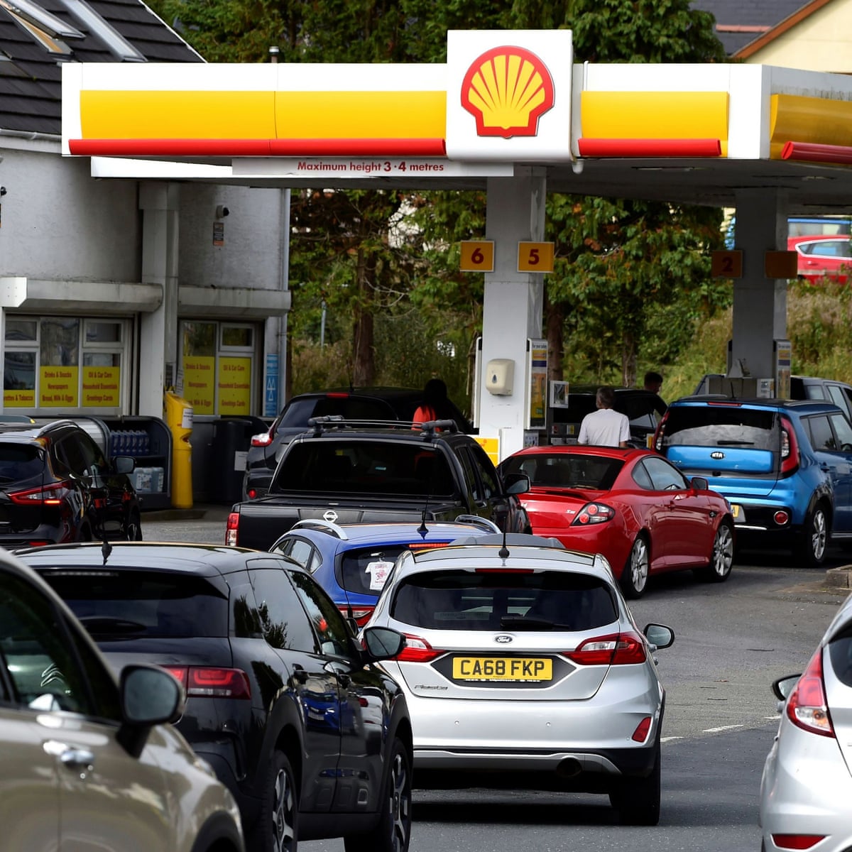 The Cause Of Our Food And Petrol Shortages Is Brexit Yet No One Dares Name It Jonathan Freedland The Guardian