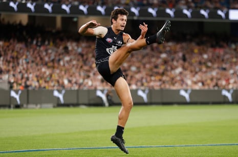 Jack Silvagni is set to make his 100th AFL appearance for the Blues.