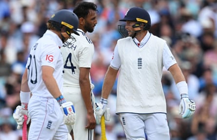 Joe Root (right) has an angry exchange with Prasidh Krishna during day two of the fifth Test between England and India.