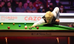 Neil Robertson in action against Mark Williams at Alexandra Palace.