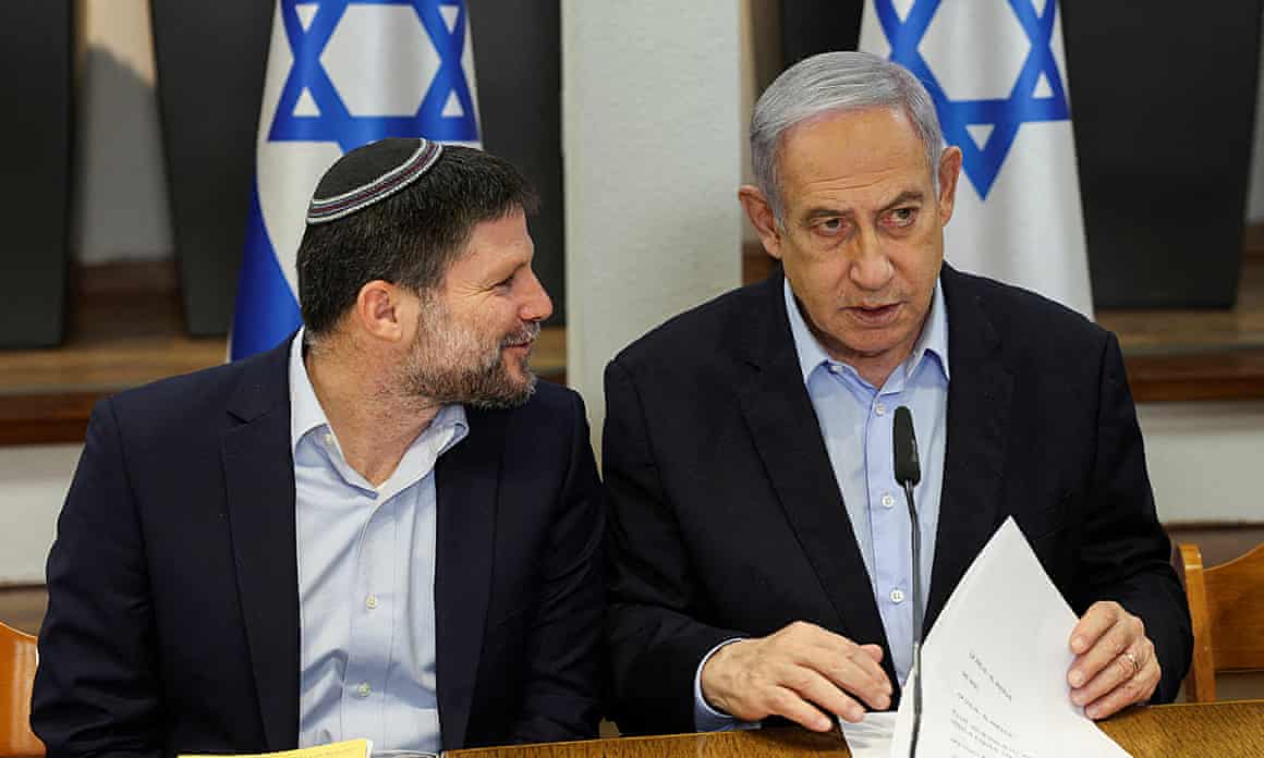 Bezalel Smotrich and Benjamin Netanyahu at a press conference