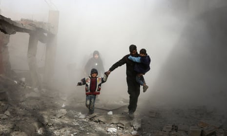 Syrian civilians flee airstrikes in eastern Ghouta, February 2018