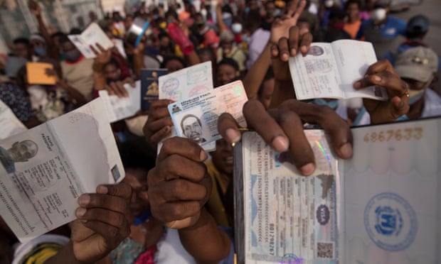 Haitians gather at the US embassy in hopes of visas amid fear and uncertainty following the assassination of the country’s president. haiti,assassination of Haiti’s president,Jovenel Moïse,Steven Benoit,Colombian mercenaries,colombia,harbouchanews
