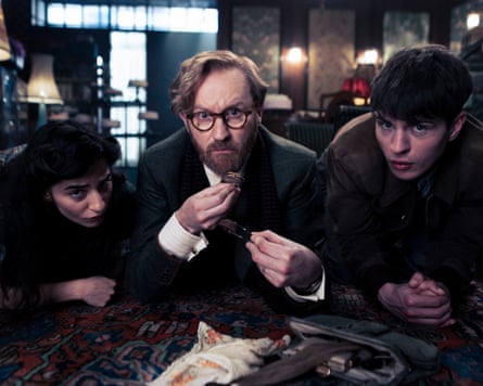 Buket Komur as Nora, Mark Gatiss as Gabriel Book and Connor Finch as Jack in Bookish.