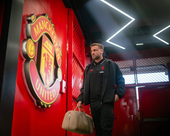 Manchester United v Tottenham: Premier League – live