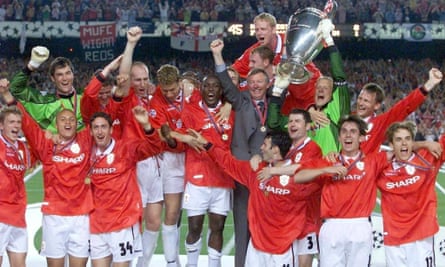 Manchester United celebrate their treble after the Champions League victory
