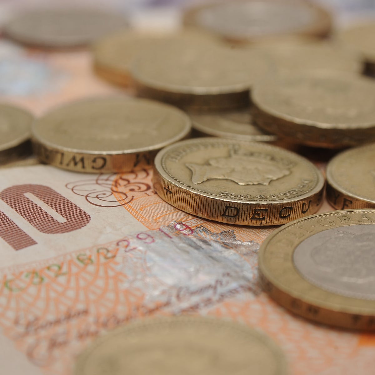 25 Euro To Pounds Windfall for tourists as pound hits new high against plunging euro | Sterling | The Guardian