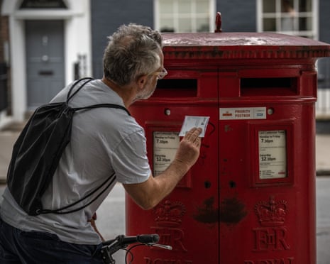 वेतन वृद्धि नवंबर 2020 के बाद सबसे निचले स्तर पर पहुंची; बेरोज़गारी दर अप्रत्याशित रूप से गिरी – बिजनेस लाइव