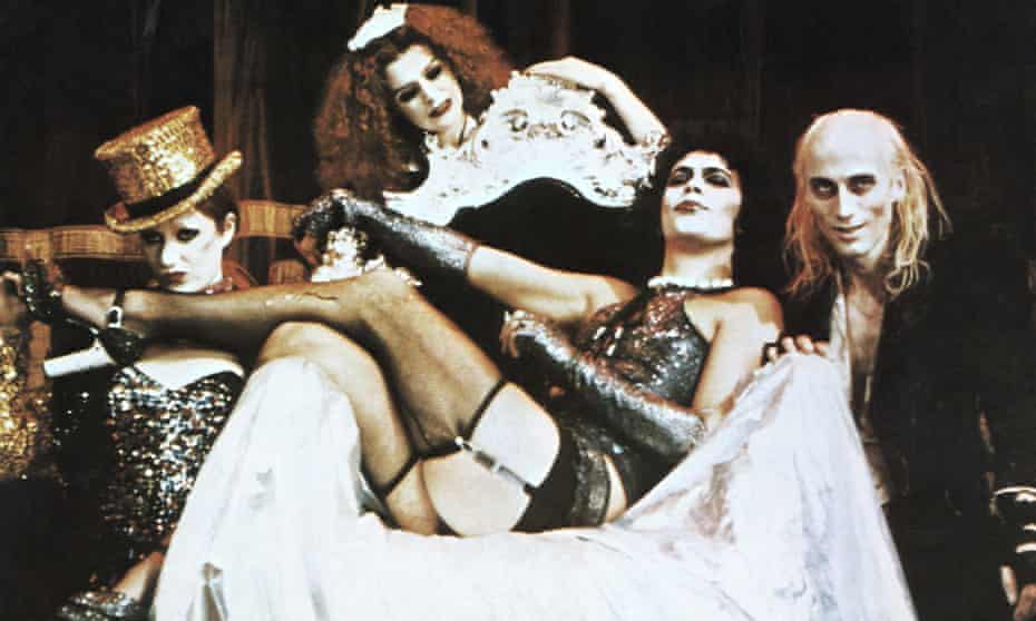 Ciencia y tirantes... la visión de Shelley perdura en The Rocky Horror Picture Show (1975).