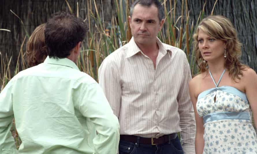 Alan Fletcher and Natalie Bassingthwaighte as Karl Kennedy and Izzy Hoyland in Neighbours.