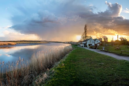 The Ferry Tavern is nestled between River Mersey & Sankey Canal.