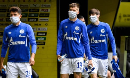 Schalke’s players enter the stadium.