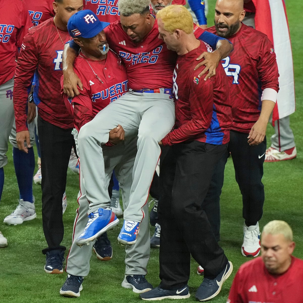 Puerto Rico players in tears after star pitcher Edwin Díaz injured