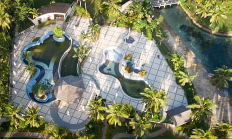 A drastic economic downturn in Vanuatu has forced Warwick Le Lagon resort in Vanuatu to temporarily shutter its business.