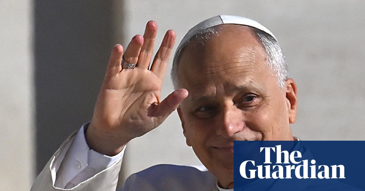 Thursday news quiz: book bans, bonkbuster authors and a papal visit
