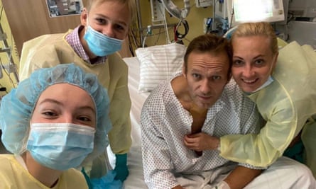 Alexei Navalny with family in hospital