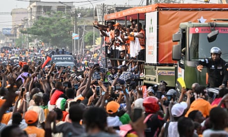 Ecstatic Ivory Coast fans celebrate with team during Afcon victory parade – video