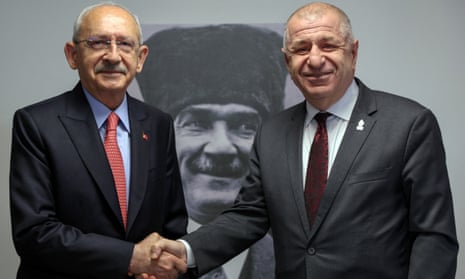 Kemal Kılıçdaroğlu (left) with Ümit Özdağ.