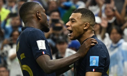 Kylian Mbappé leads French frenzy after Didier Deschamps rolls the dice | World Cup 2022 6 Kylian Mbappé with Marcus Thuram