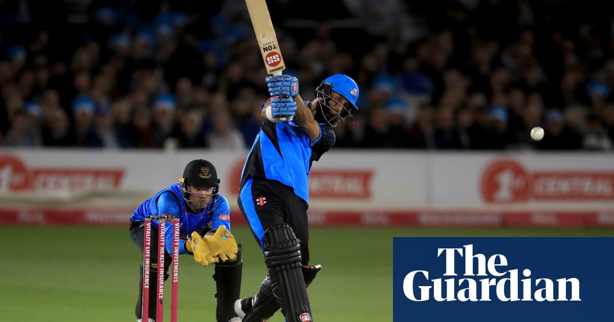 Moeen Ali century sinks Sussex and sends Worcestershire to T20 Finals Day