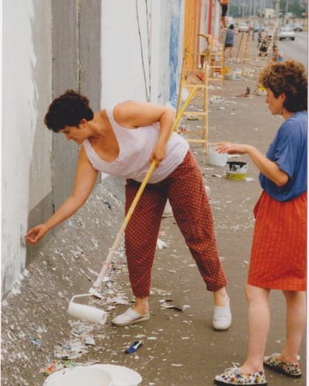 Margaret Hunter preparing her segments of the East Side Gallery wall in 1990.