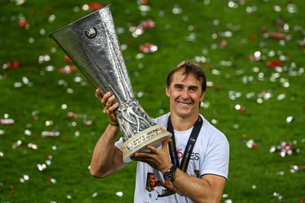 Julen Lopetegui après avoir remporté la Ligue Europa avec Séville en 2020.