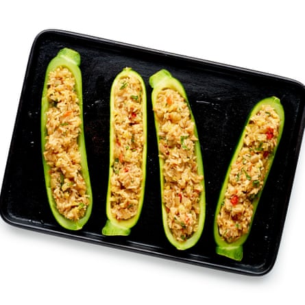 Pack into the courgette hulls, then bake. Finish with a sprinkling of fried breadcrumbs.