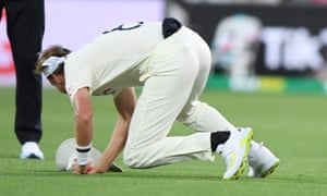 Ashes 2021-22: Australia v England second Test, day one – live! | Sport 3 Stuart Broad of England catches David Warner of Australia.