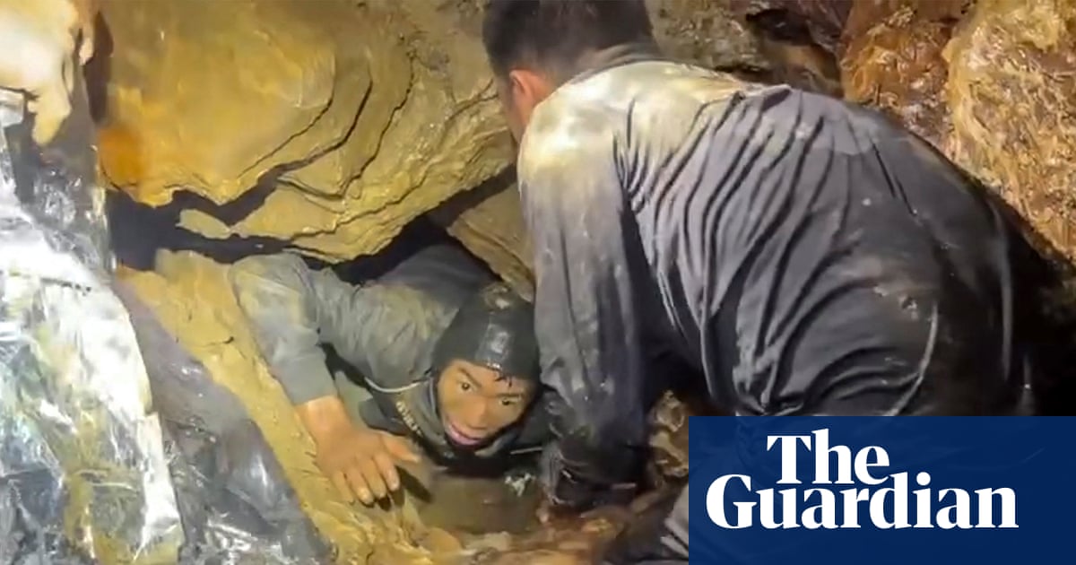 Four more men freed from flooded Laos cave in hazardous rescue mission