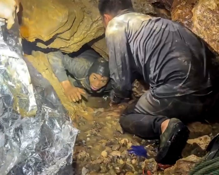 Four more men freed from flooded Laos cave in hazardous rescue mission