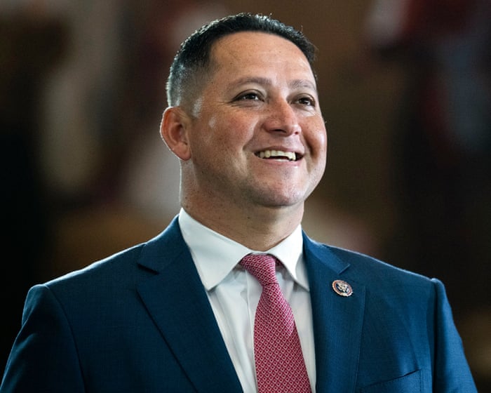 US congressman refuses to resign after allegations of affair with staffer