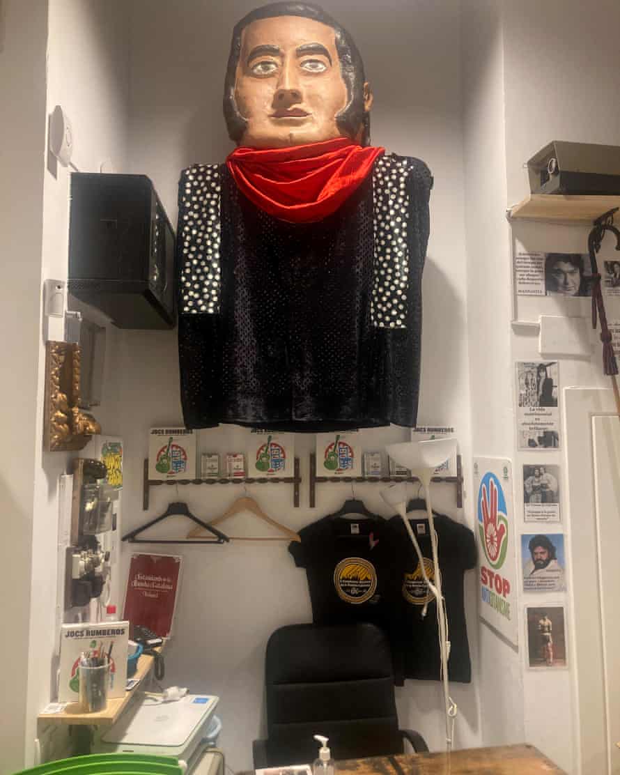 Commemorative items commemorating Peret (Pedro Pubill Calaf), the most famous rumbero.