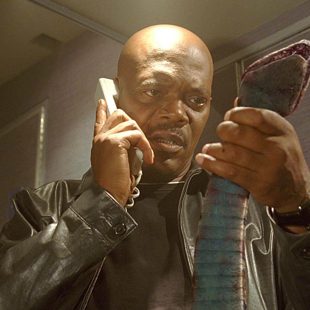 Snakes On A Plane Review Cheerfully Ridiculous Thriller That Defies You Not To Laugh Movies The Guardian