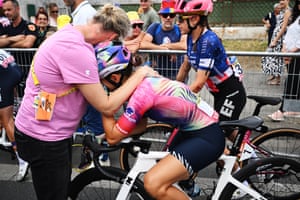 Agnieszka Skalniak-Sojka of Poland is consoled by her coach