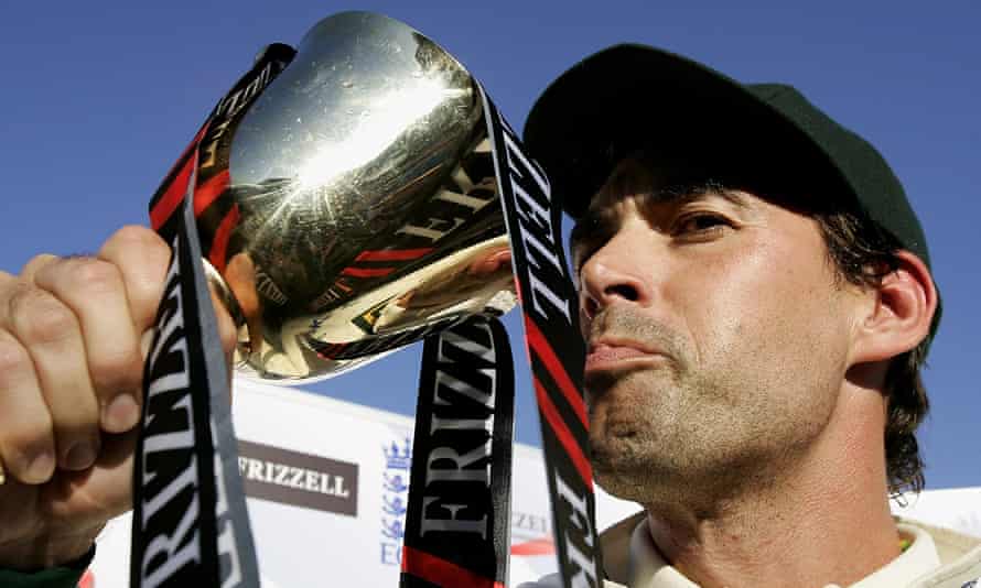 Stephen Fleming celebrates winning the County Championship in 2005.