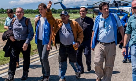 Luis Manuel Díaz (centre) after being released last week following his abduction by the Colombian guerrilla group the National Liberation Army (ELN).