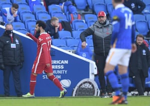 Brighton v liverpool: premier lig - canlı! 3 mo salah, değiştirildikten sonra juergen klopp'un yanından geçer.