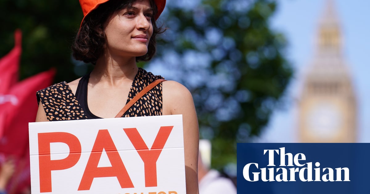 Resident doctors in England vote to strike over pay