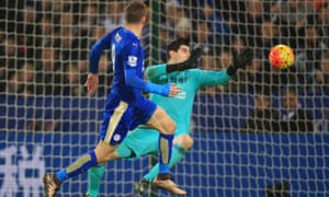 Twitter is to broadcast Sky Sports clips of live Premier League football matches from the 2016/17 season.