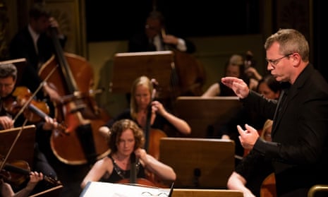 Stuart Stratford conducts the Scottish Opera orchestra