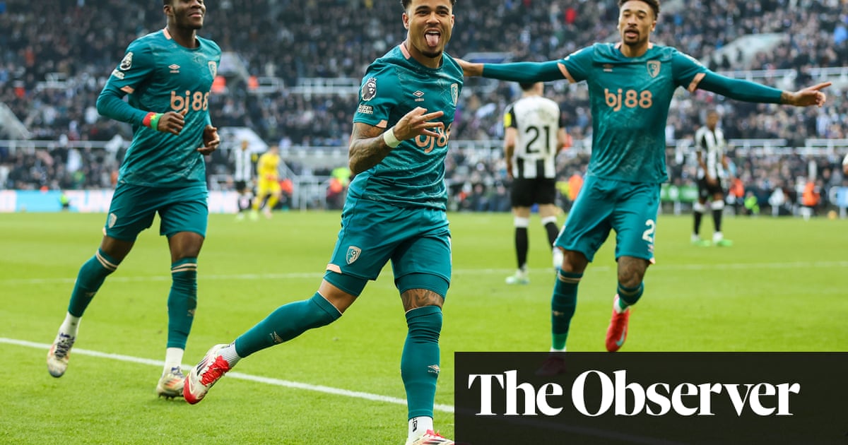Kluivert hits hat-trick as Bournemouth bring end to Newcastle winning streak Kluivert hits hat-trick as Bournemouth bring end to Newcastle winning streak