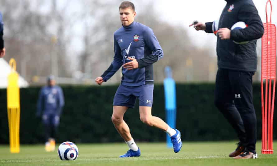 Jan Bednarek during training