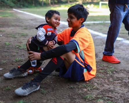 Bombay subordinate Diego Gutierrez Miranda plays pinch a baby