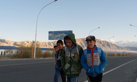 Children in the town of Tashkurgan.