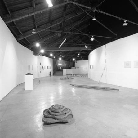 صورة الفنانة لمعرضها في معرض Roundhouse، كامدن تاون