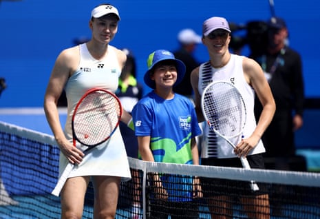 Kazakhstan's Elena Rybakina and Poland's Iga Swiatek pose for a photo before their quarter-final.
