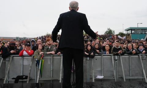 Jeremy Corbyn at a rally in gateshead 