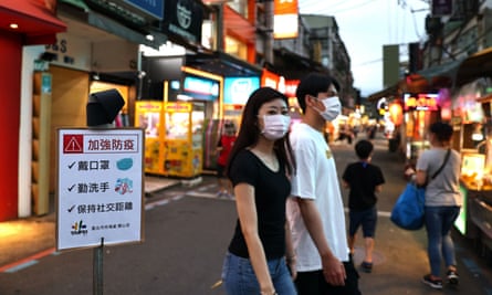 Parisians seek pampering after easing of lockdown - Taipei Times