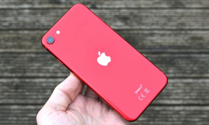 Iphone Se Review Apple S Cut Price Smartphone King Iphone The Guardian