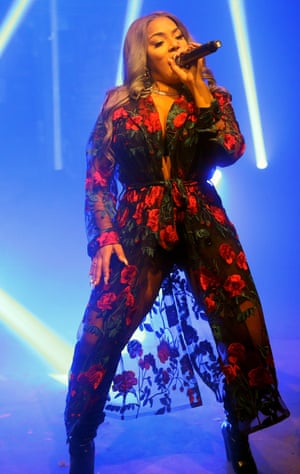 Browns East Launch PartyLONDON, ENGLAND - NOVEMBER 01: Stefflon Don (C) performs at the Browns east launch party at 1a Chance Street on November 1, 2017 in London, England. (Photo by Darren Gerrish/WireImage)